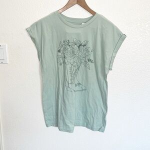 Portrend Willow Boutique Flower Floral Bouquet Boot Cap Sleeve Mint Graphic Tee